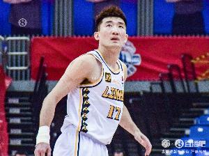 亚博体育官网-铁但足够冷静！孙铭徽16中5拿到15分10助 仅1失误