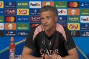 恩里克：我拥有欧洲最好的阵容之一 登贝莱是领袖是榜样