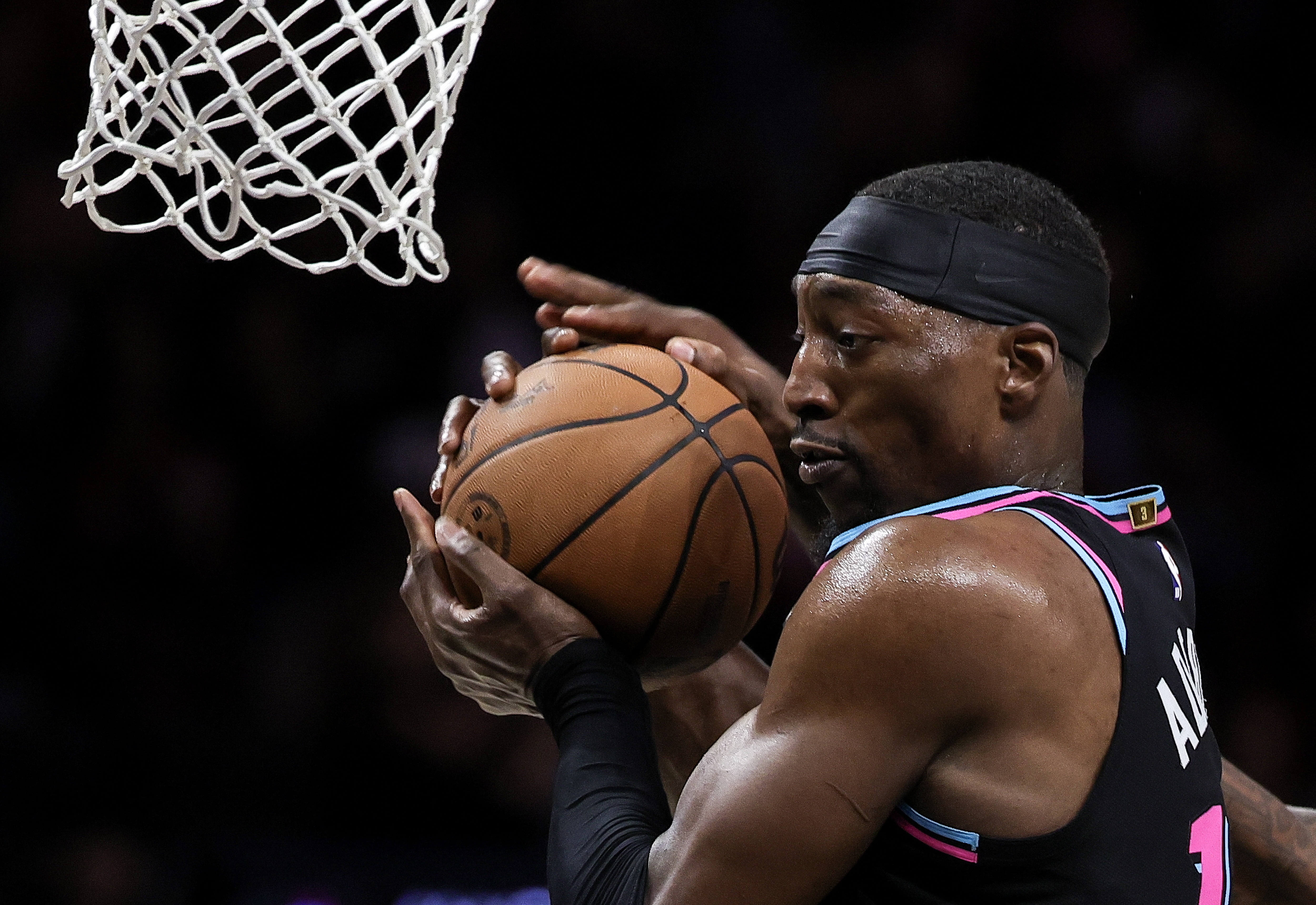 亚博体育APP-小米切尔：和阿德巴约韦尔搭档时 我可以更放心地去赌博式防守